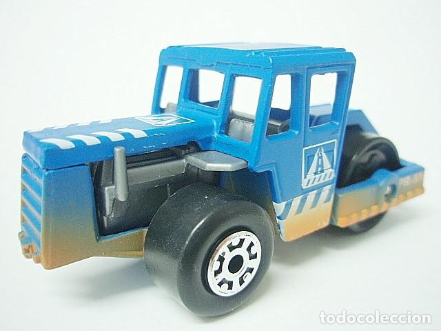 Coches a escala Matchbox: MATCHBOX MI772 B * 72 BOMAG ROAD ROLLER - Foto 2