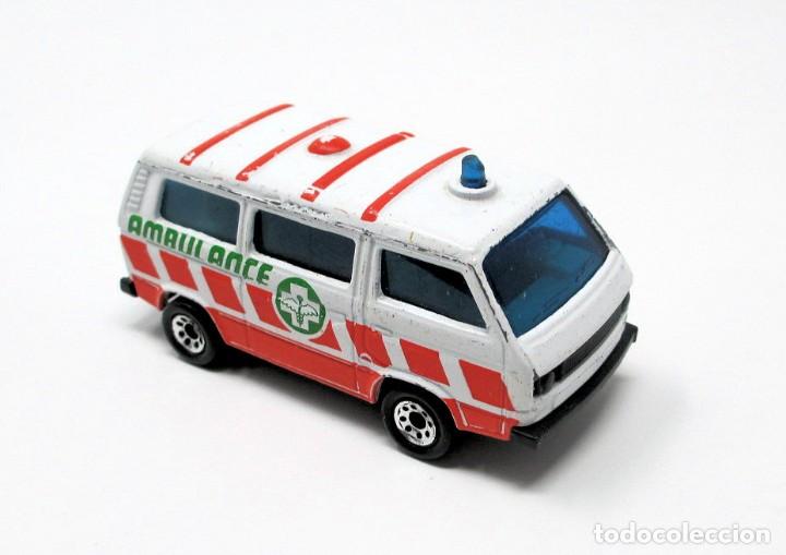 Voitures miniatures Matchbox: Ambulancia Volkswagen transporter de Matchbox - 1987.