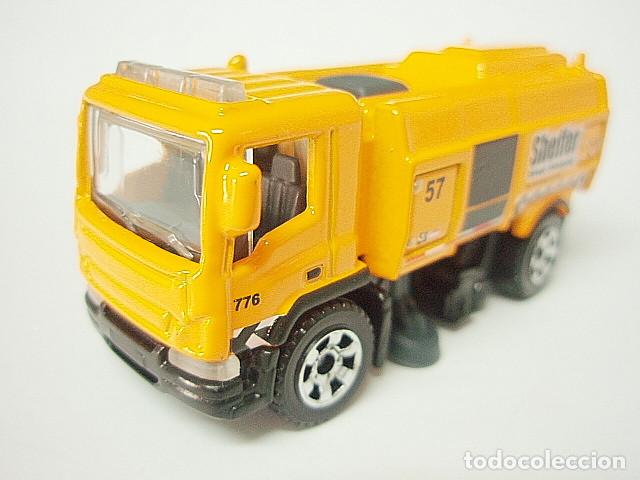 Coches a escala Matchbox: MATCHBOX MB776 A * 76 STREET CLEANER - SWEEPER - Foto 1