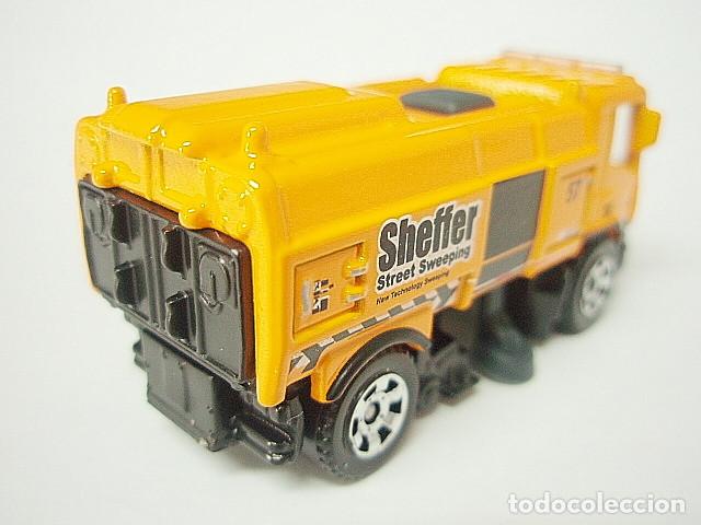 Coches a escala Matchbox: MATCHBOX MB776 A * 76 STREET CLEANER - SWEEPER - Foto 2