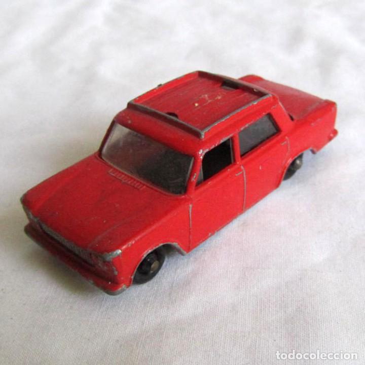 Coches a escala Matchbox: Fiat 1500 Matchbox rojo - Foto 1