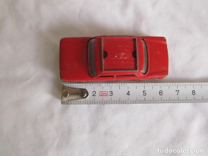 Coches a escala Matchbox: Fiat 1500 Matchbox rojo - Foto 2