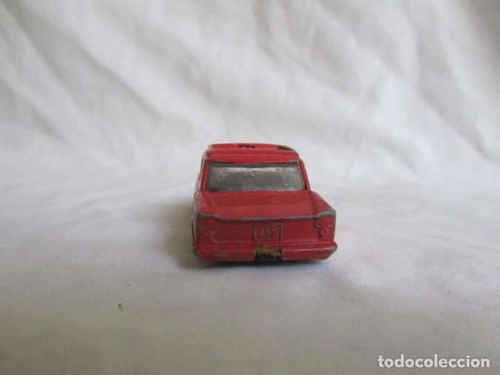 Coches a escala Matchbox: Fiat 1500 Matchbox rojo - Foto 6