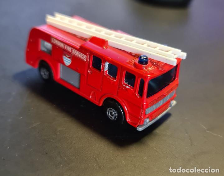 Coches a escala Matchbox: MATCHBOX N 35 MERRYWHEATHER FIRE ENGINE - MATCHBOX - Foto 5