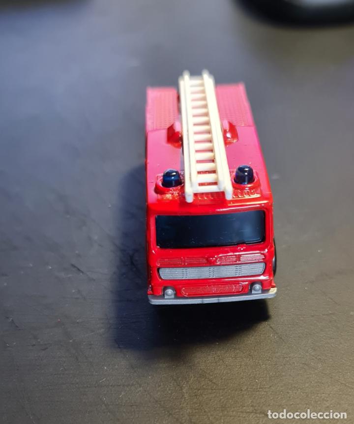 Coches a escala Matchbox: MATCHBOX N 35 MERRYWHEATHER FIRE ENGINE - MATCHBOX - Foto 6