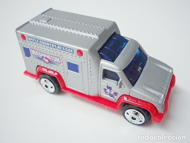 Coches a escala Matchbox: MATCHBOX MB498 B * 98 AMBULANCE - Foto 1