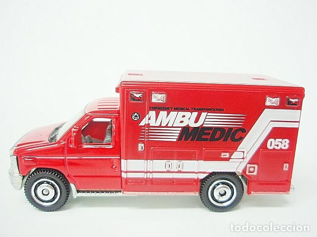 Coches a escala Matchbox: MATCHBOX MB771 A * 71 FORD E-350 AMBULANCE DEL 2008 - Foto 3
