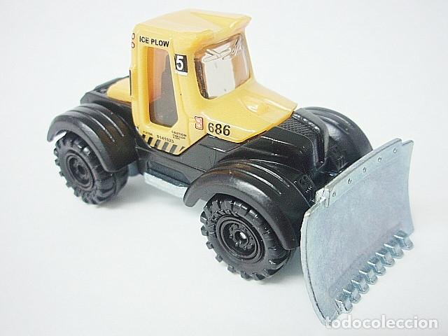 Coches a escala Matchbox: MATCHBOX MB950 A * 50 PLOWVERIZER / TRACTOR PLOW - Foto 1