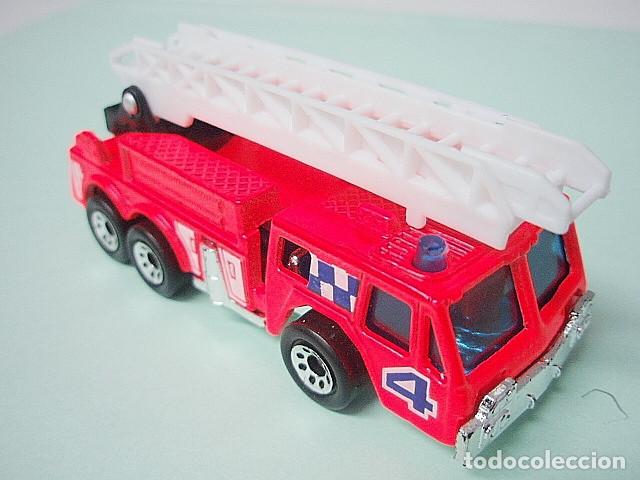 Coches a escala Matchbox: MATCHBOX MB134 C * 34 OSHKOSH EXTENDING-LADDER FIRE ENGINE - Foto 1