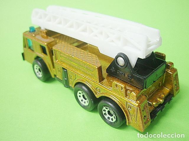 Coches a escala Matchbox: MATCHBOX MB134 O * 34 OSHKOSH EXTENDING-LADDER FIRE ENGINE - Foto 2