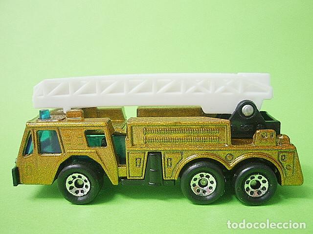 Coches a escala Matchbox: MATCHBOX MB134 O * 34 OSHKOSH EXTENDING-LADDER FIRE ENGINE - Foto 3