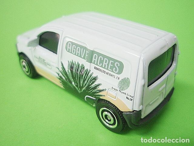 Coches a escala Matchbox: MATCHBOX MB1216 A * 16 RENAULT KANGOO EXPRESS DEL 2018 - Foto 2