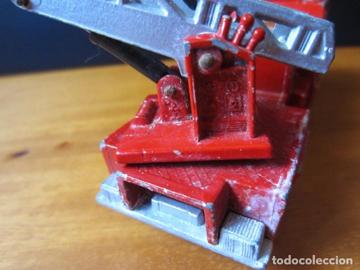 Coches a escala Matchbox: Camion de Bomberos Matchbox K-9 Fire Tender - Foto 7