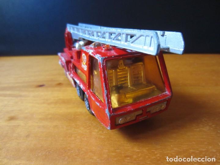Coches a escala Matchbox: Camion de Bomberos Matchbox K-9 Fire Tender - Foto 12