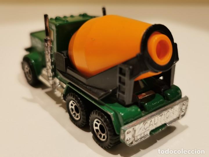 Coches a escala Matchbox: Matchbox Peterbilt cement mixer - Foto 3