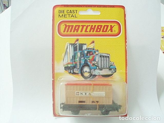 Coches a escala Matchbox: MATCHBOX SF MI725 25 FLAT CAR WITH CONTAINER A 022 - Foto 1