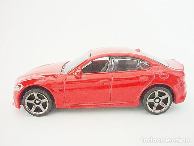 Coches a escala Matchbox: MATCHBOX MB1205 A * 5 ALFA ROMEO GIULIA DEL 2016 - Foto 3