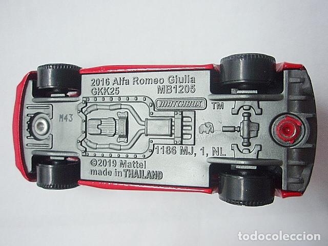 Coches a escala Matchbox: MATCHBOX MB1205 A * 5 ALFA ROMEO GIULIA DEL 2016 - Foto 4