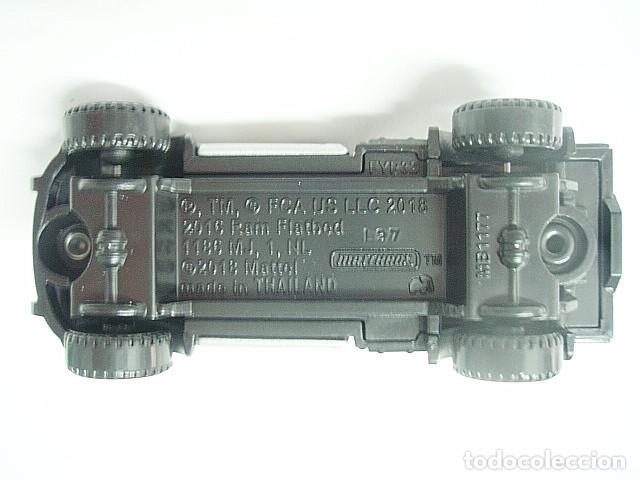 Coches a escala Matchbox: MATCHBOX MB1177 C * 77 DODGE RAM 2500 FLATBED DEL 2016 - Foto 4