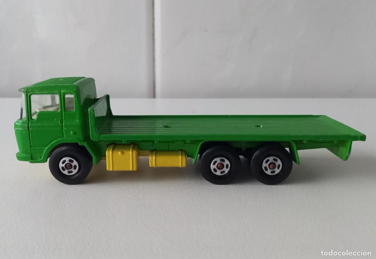 Coches a escala Matchbox: DAF de 3 ejes, cami&oacute;n plataforma - Foto 3