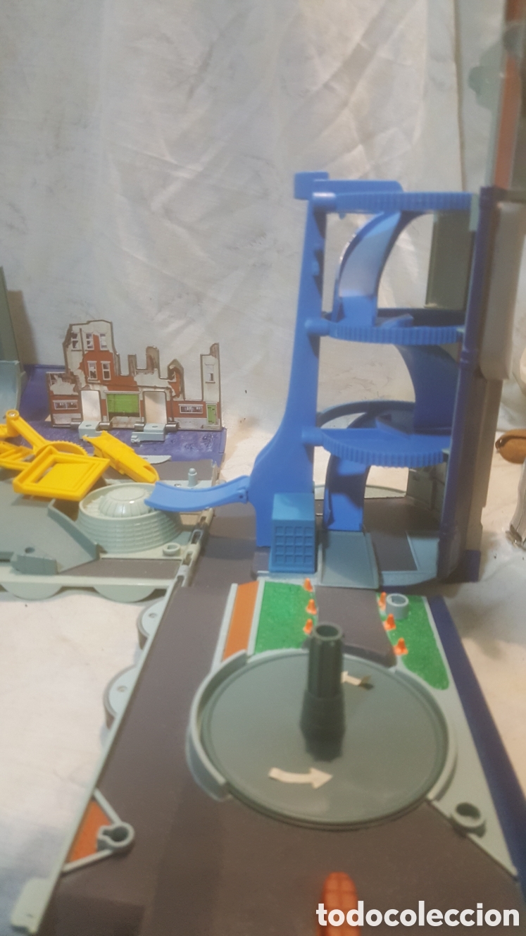 Coches a escala Matchbox: CAMION DE MICROMACHINE CON TRES COCHES - Foto 3