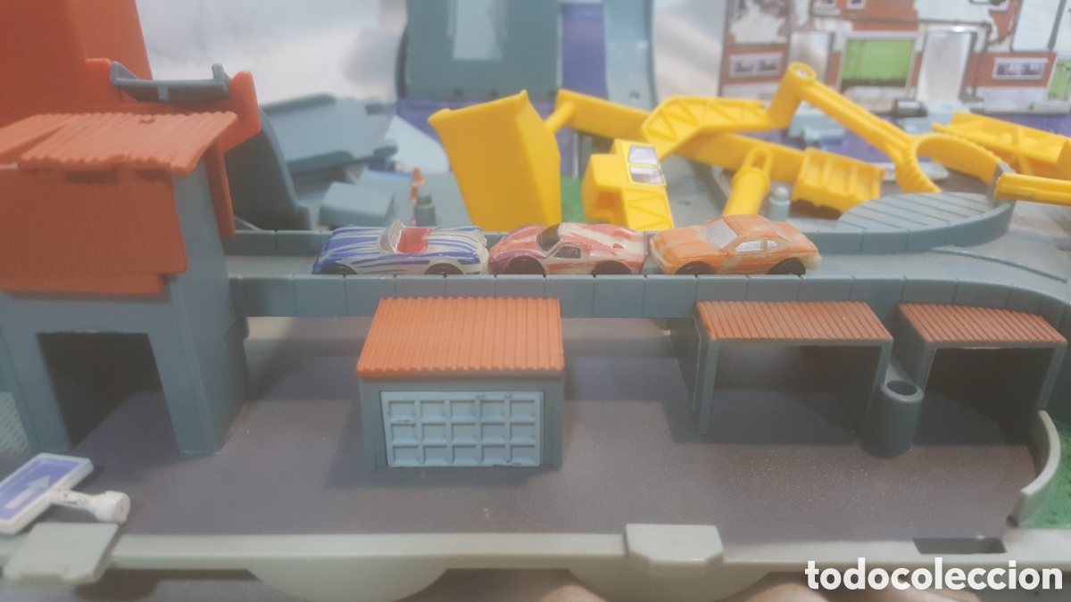 Coches a escala Matchbox: CAMION DE MICROMACHINE CON TRES COCHES - Foto 5