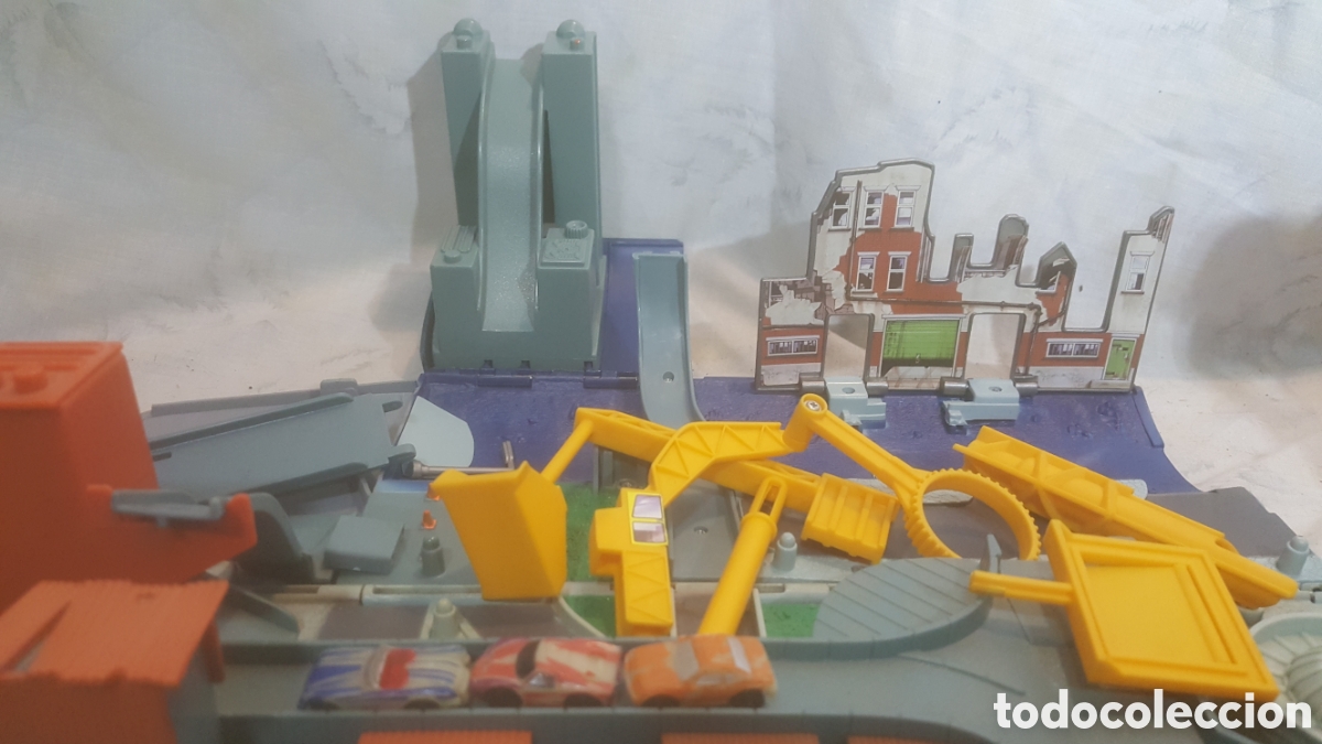 Coches a escala Matchbox: CAMION DE MICROMACHINE CON TRES COCHES - Foto 6