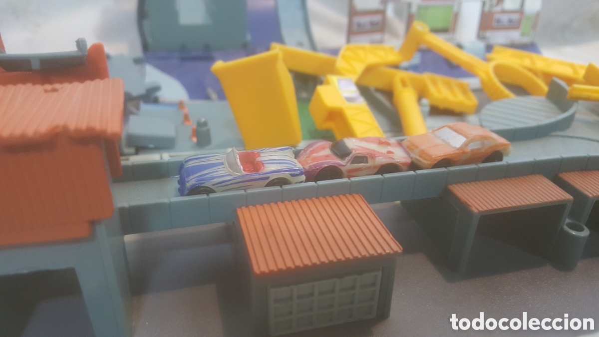 Coches a escala Matchbox: CAMION DE MICROMACHINE CON TRES COCHES - Foto 8