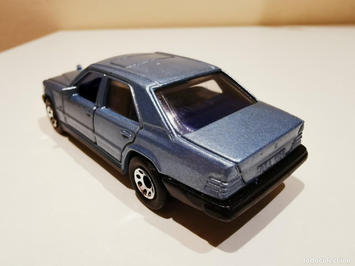 Coches a escala Matchbox: Matchbox Mercedes 300E 1/64 - Foto 4