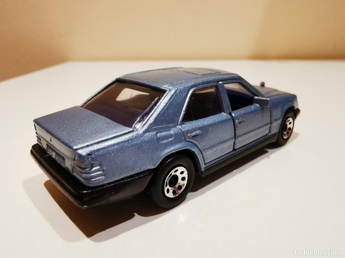 Coches a escala Matchbox: Matchbox Mercedes 300E 1/64 - Foto 5