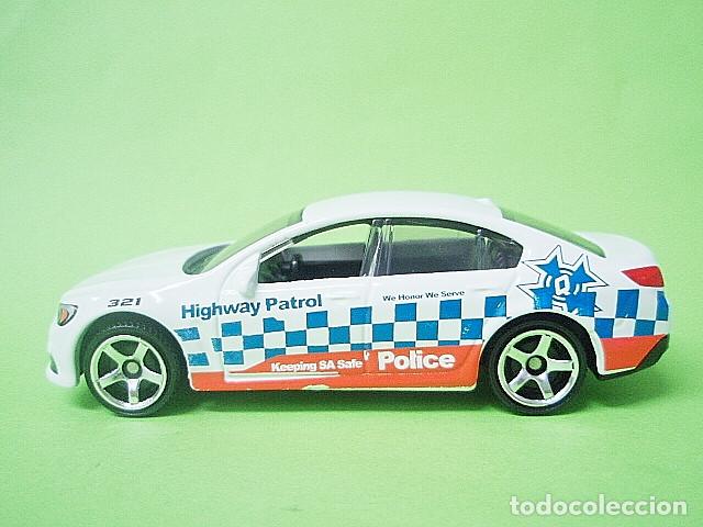 Coches a escala Matchbox: MATCHBOX MB1342 A * 42 HOLDEN VF COMMODORE SSV - Foto 3