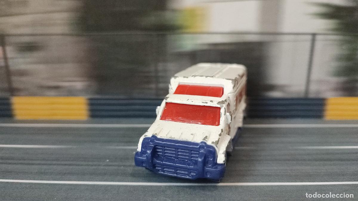 Coches a escala Matchbox: MATCHBOX - Ambulancia - Foto 1