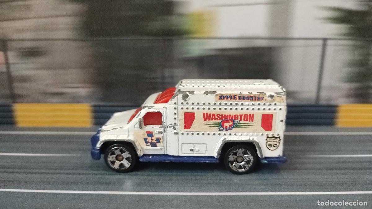 Coches a escala Matchbox: MATCHBOX - Ambulancia - Foto 3