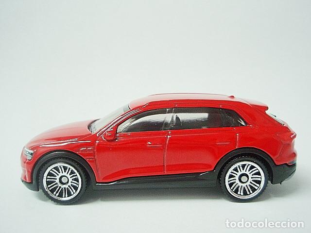 Coches a escala Matchbox: MATCHBOX MB1299 B * 99 AUDI E-TRON - Foto 2