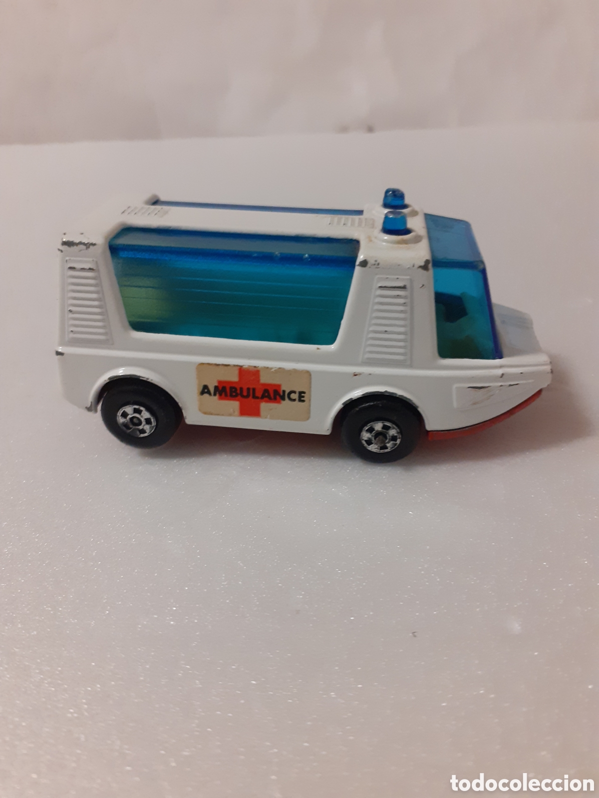 Coches a escala Matchbox: MATCHBOX LESNEY AMBULANCIA - Foto 1