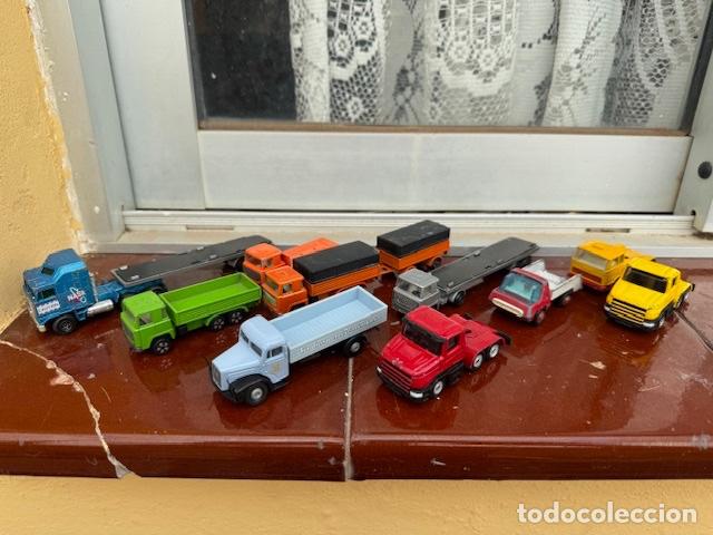 Coches a escala Matchbox: LOTE CAMIONES PLAYART Y COMPA&Ntilde;IA - Foto 1