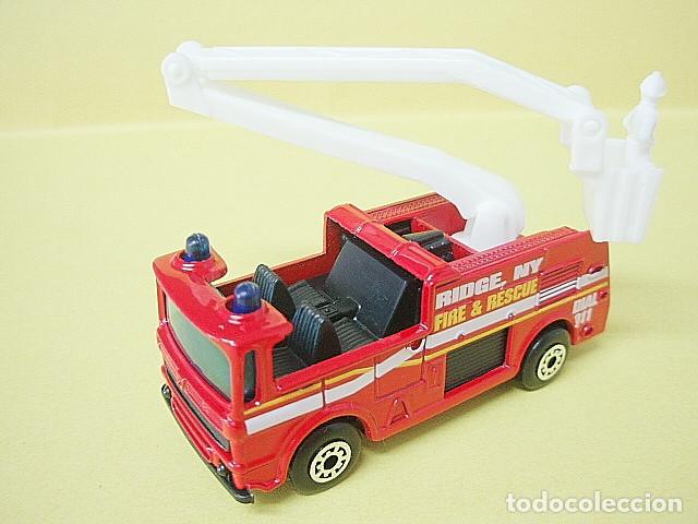 Coches a escala Matchbox: MATCHBOX MB111 D * 11 MERRYWEATHER SNORKEL FIRE ENGINE - Foto 1