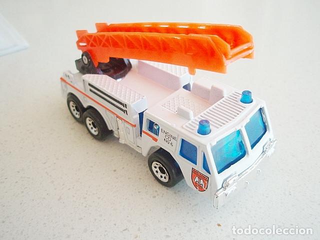 Coches a escala Matchbox: MATCHBOX MB134 G * 34 OSHKOSH EXTENDING-LADDER FIRE ENGINE - Foto 1
