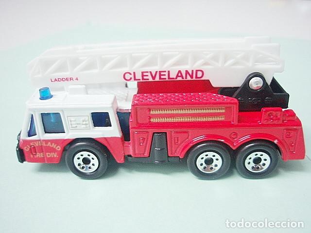 Coches a escala Matchbox: MATCHBOX MB134 M * 34 OSHKOSH EXTENDING-LADDER FIRE ENGINE - Foto 2