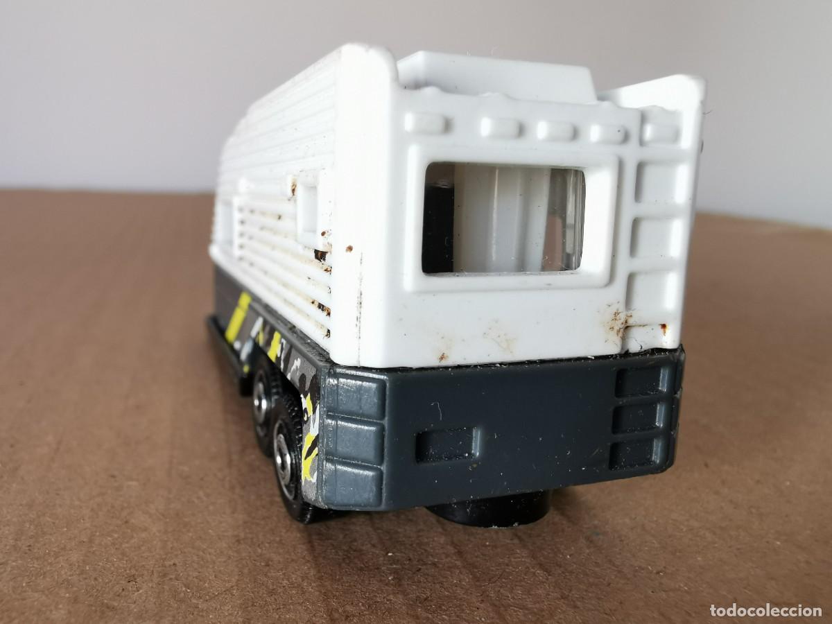 Coches a escala Matchbox: Travel Trailer Matchbox 1/64 - Foto 4