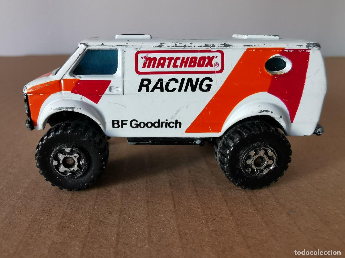 Coches a escala Matchbox: 4x4 Chevy Van Matchbox 1/64 - Foto 3
