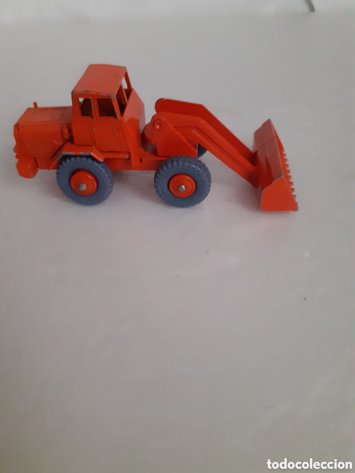 Coches a escala Matchbox: MATCHBOX LESNEY TRACTOR SHOVEL RUEDAS GRISES REF 69 - Foto 3