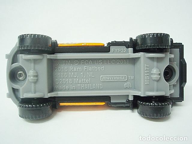 Coches a escala Matchbox: MATCHBOX MB1177 D * 77 DODGE RAM 2500 FLATBED DEL 2016 - Foto 5