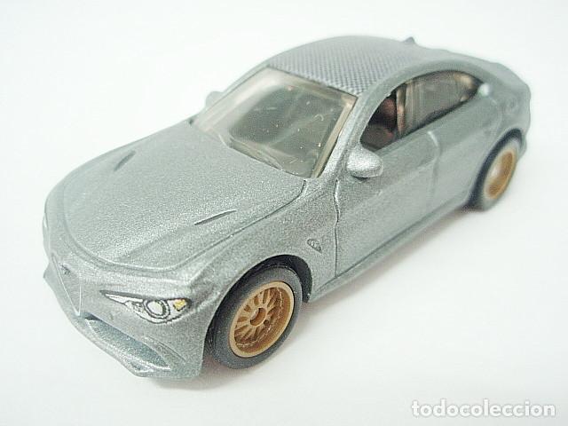 Coches a escala Matchbox: MATCHBOX MB1205 E * 5 ALFA ROMEO GIULIA DEL 2016 - Foto 1