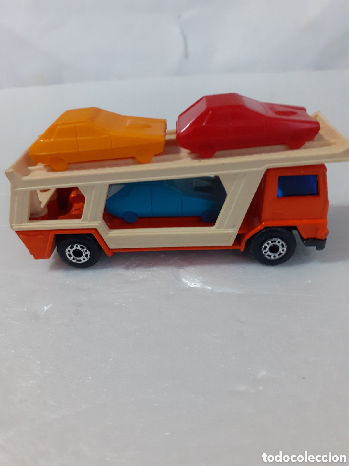 Coches a escala Matchbox: MATCHBOX CAMION TRANSPORTE COCHES - Foto 3