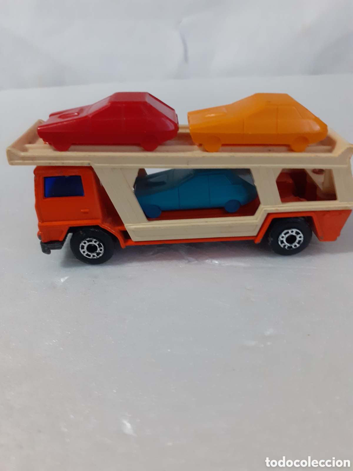 Coches a escala Matchbox: MATCHBOX CAMION TRANSPORTE COCHES - Foto 1