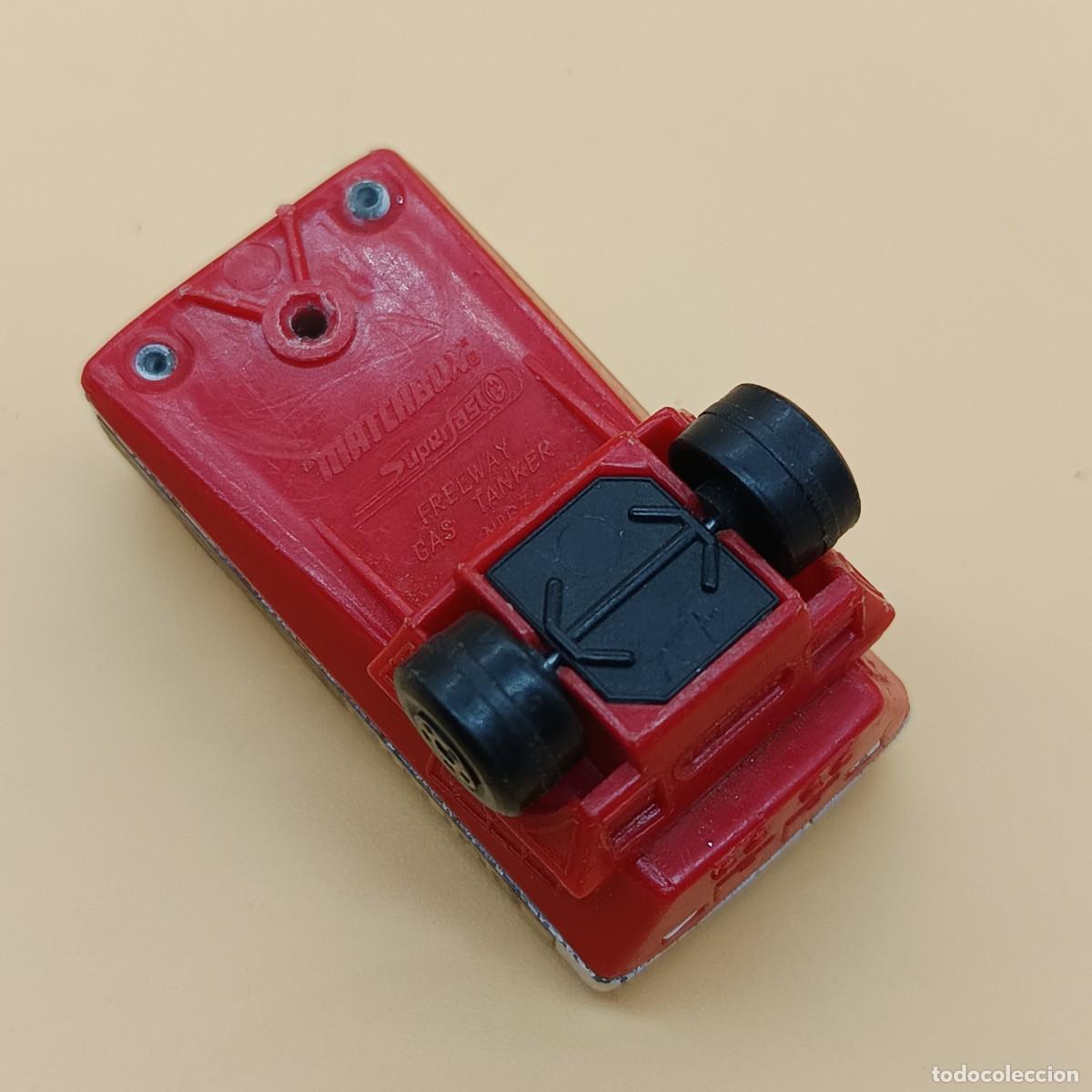 Coches a escala Matchbox: REMOLQUE CISTERNA DE GASOLINA MATCHBOX - Foto 2