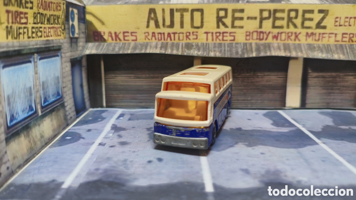 Lesney Matchbox - Airport Coach