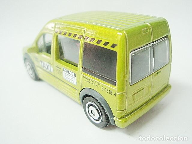 Coches a escala Matchbox: MATCHBOX MB798 B * 98 FORD TRANSIT CONNECT DEL 2010 - Foto 4