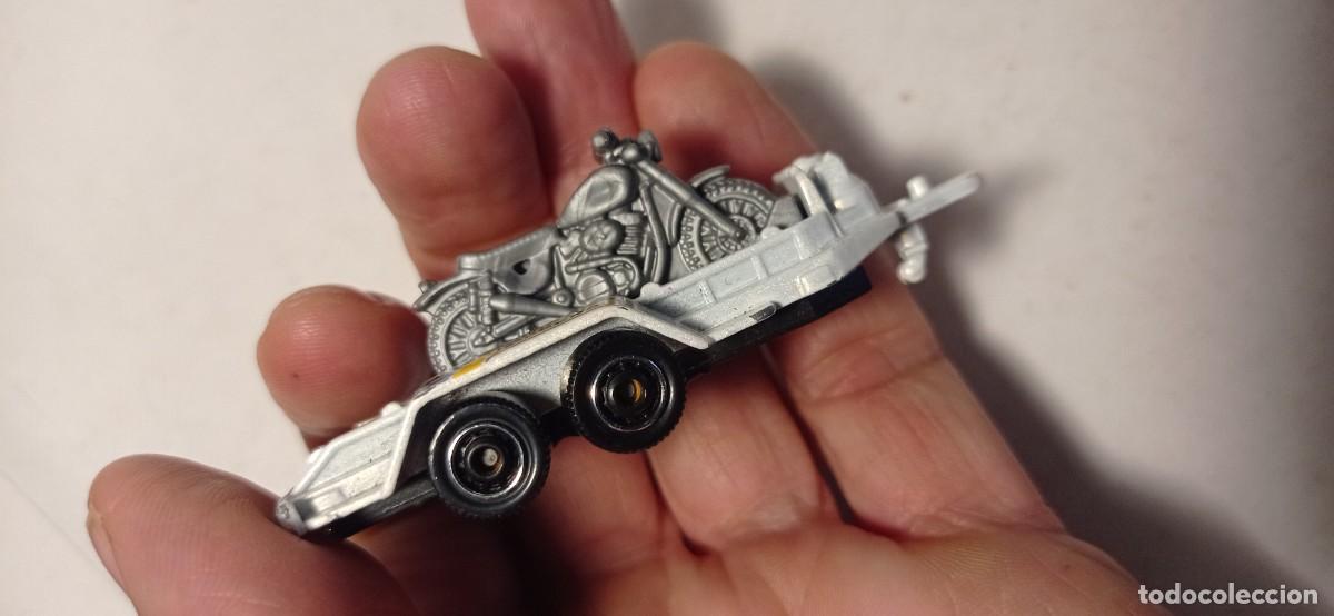 Coches a escala Matchbox: Remolque con Moto de Matchbox - Foto 3